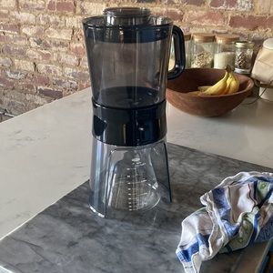 OXO cold brew coffee maker excellent condition